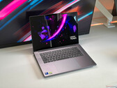 Test du Lenovo Yoga Pro 7i Aura Edition : excellent PC portable multimédia de 15 pouces avec OLED 1 100 cd/m²