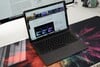 MacBook Pro 14 sur un tapis de souris