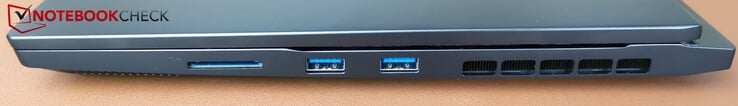 A droite : Lecteur SD, 2x USB-A (5 Gb/s)