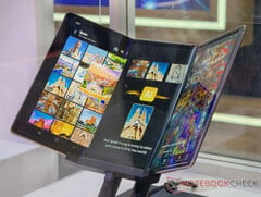 Le Galaxy G Fold et le Galaxy Z Fold7 pourraient partager la même taille d&#039;écran, Flex G en photo. (Source de l&#039;image : Notebookcheck)