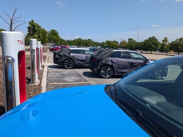 Hyundai et KIA branchés directement sur le superchargeur Tesla