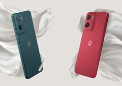 Le Moto G05 est disponible en rouge prune et en vert forêt (Image source : Motorola)