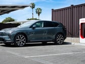 À partir du quatrième trimestre 2026, les conducteurs de modèles Volvo entièrement électriques, tels que le modèle compact EX30, pourront utiliser plus de 20 000 superchargeurs Tesla à travers l'Europe directement via l'application smartphone de l'usine.