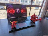 Le Titan 18 HX AI est le nouvel ordinateur portable de jeu phare de MSI (source de l'image) : Notebookcheck. PSA : Il s'agit d'une image de la dernière génération du Titan 18 HX et elle sera bientôt mise à jour)