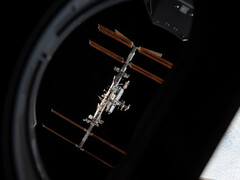 La Station spatiale internationale en orbite vue depuis le SpaceX Crew Dragon. (Source de l&#039;image : NASA Johnson sur Flickr)