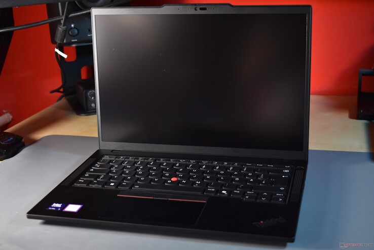 Lenovo ThinkPad T14 Gen 5 : de retour en noir