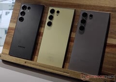 Une maquette du Galaxy S24 Ultra s&#039;il avait trois caméras à l&#039;arrière. (Source de l&#039;image : Notebookcheck - édité)