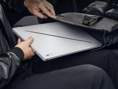 Asus retient pour l&#039;instant ses modèles les moins chers, les ROG Zephyrus G14 et ROG Zephyrus G16. (Source de l&#039;image : Asus)