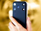 Le dos Mynus pour iPhone 17 Pro rend le fleuron de Apple plat.