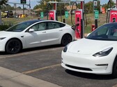 La Tesla Model 3 Long Range a réussi à dépasser largement les estimations de l'EPA. (Source de l'image : OOSR via YouTube)