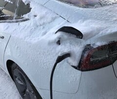 Les propriétaires de Tesla peuvent désormais chauffer uniquement le port de charge après la dernière mise à jour (Source : teslamotors sur Reddit)