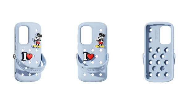 L'étui Crocs de Samsung Galaxy S25 est compatible avec les breloques Jibbitz pour chaussures Crocs. (Source de l'image : Samsung)