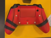 La manette Xbox Deadpool x sans l'attachement à l'arrière. (Source : bilibili)