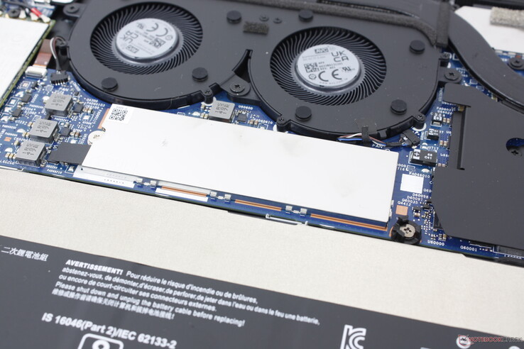 SSD M.2 2280 sous le bouclier en aluminium