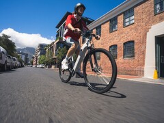 Le Rockrider E-ACTV 100 de Decathlon est un vélo électrique à prix abordable (source : Decathlon)